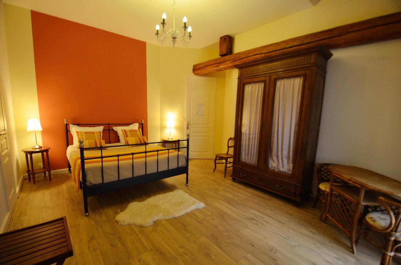 Chambre D'Hotes Le Jardin Des Pierres Dorees Marcy エクステリア 写真